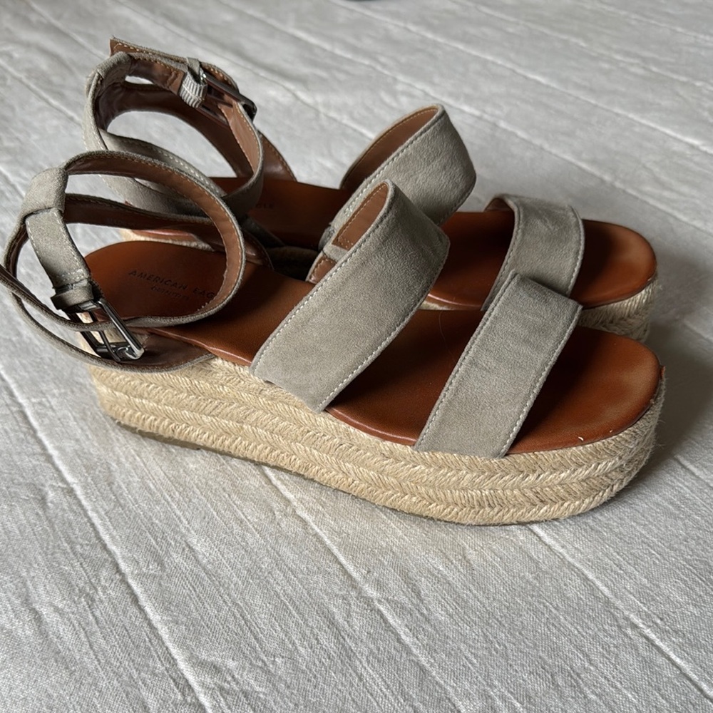 American Eagle Outfitters Women's Tan Platform Sandals